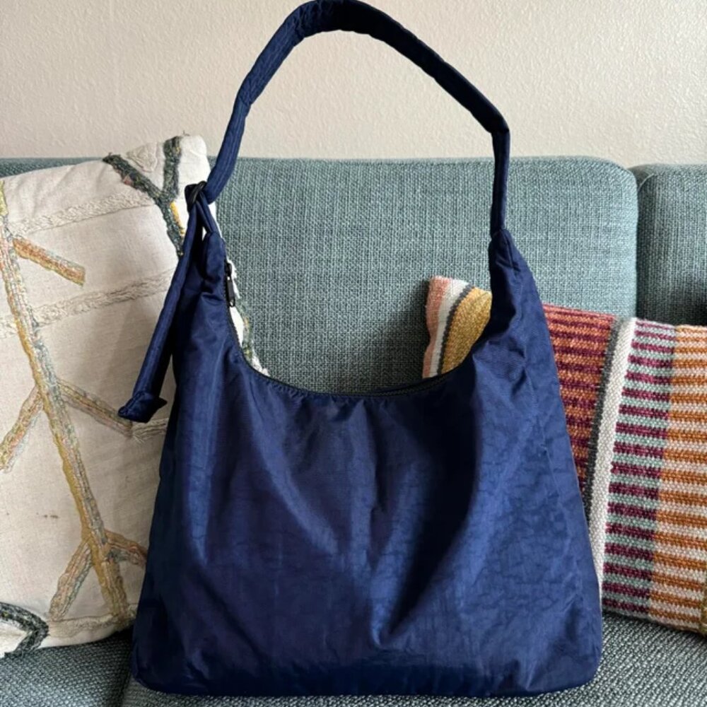 Baggu nylon shoulder bag in navy
